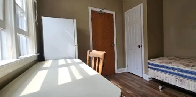 For MATURE GENTLEMAN- Welland Ave/Niagara St area, St. Catharine Image# 1