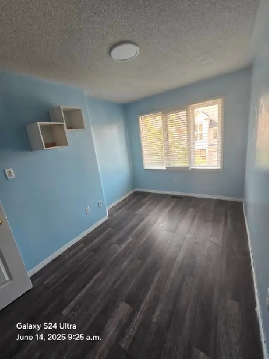 Three Private rooms for Rent on Top Floor of Townhouse (Males) Image# 1