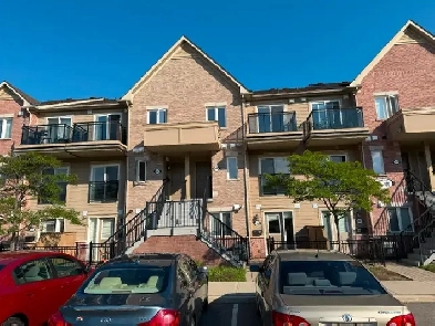 2 Bed, 1.5 Bath Condo Townhouse Erin Mills, W Churchill/Eglinton Image# 1