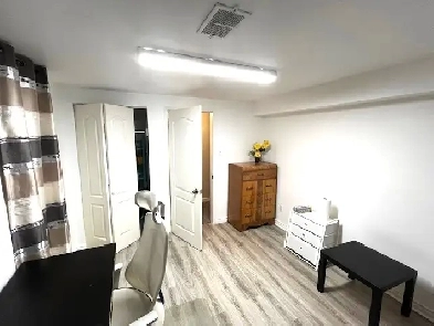 Furnished basement room $875 walk to subway Yonge/Finch Image# 1