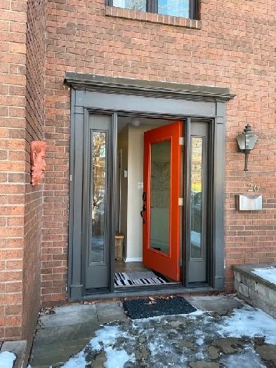 Beautiful Furnished Home beside the river  in Old Ottawa South Image# 1