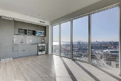 2 Beds 2Bath   Study, 1 PARKING & 1 LOCKER Included Downtown Image# 1