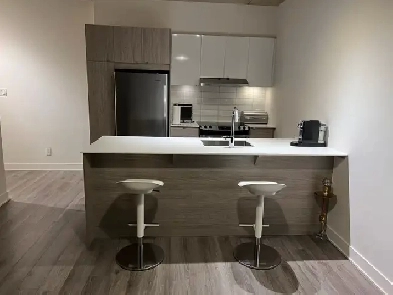 Penthouse Downtown Montreal Furnished   Indoor Garage included Image# 1