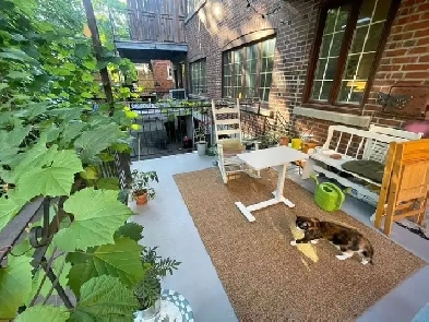 À la recherche d’un.e coloc pour octobre / October  Roommate! Image# 1