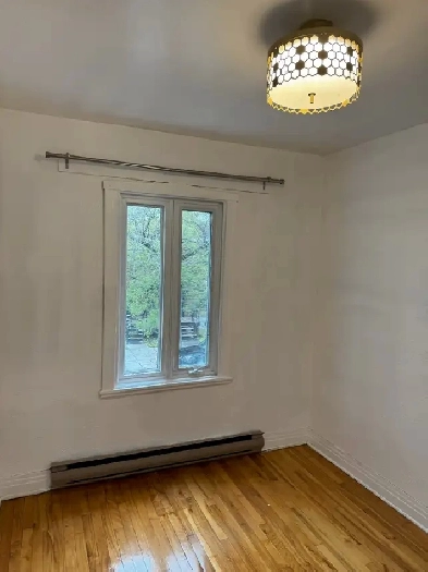 4 et 1/2 (2 chambres fermées), Métro Crémazie Image# 1