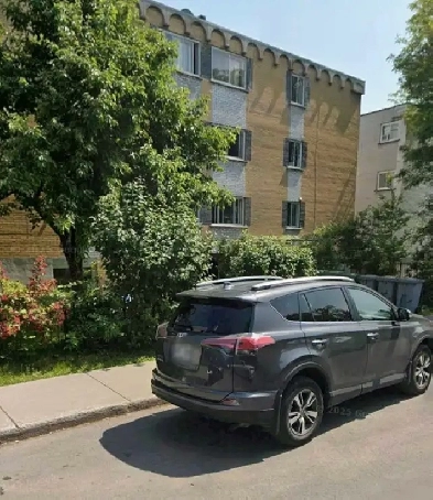 3 1/2 disponible présentement Image# 1