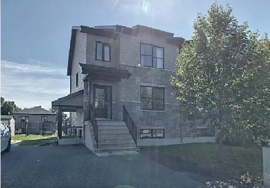 Appartement 3 ½ à louer - 5 électroménagers  inclus  2200 /mois Image# 1