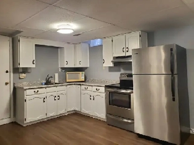 GREAT LOCATION YONGE & STEELES 1 BDRM   1 BATH Image# 1