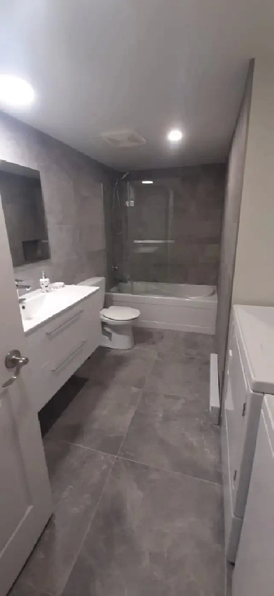 4 et demi  meublé tout inclus location location court terme et s Image# 1