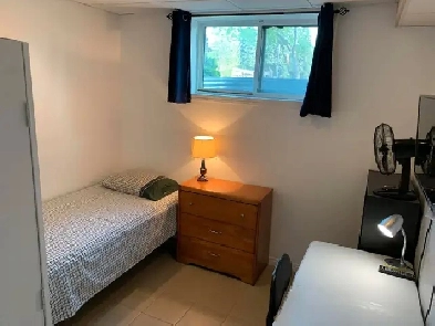 Room for Rent - Walking Distance to UofM