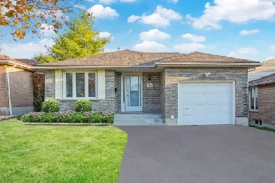 GORGEOUS DETACHED-3 BDRMS,5 STAINLESS STEEL APPLIANCES,3 PARKING Image# 1