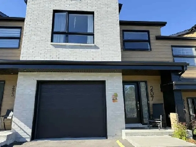 Magnifique maison de ville à Louer: Boisé de la Rivière Magog Image# 6