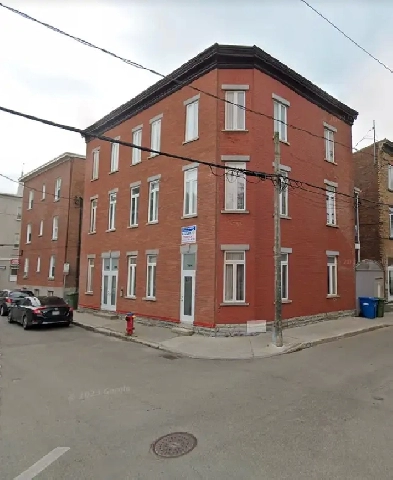 Superbe 2 1/2 loft, rue Caron St-Sauveur Libre PROMO Image# 1