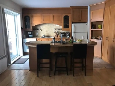 Superbe grand 6 1/2, St-Jean-Baptise Libre MEUBLÉ Image# 1