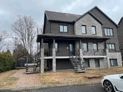 Superbe 4 1/2 style condo à louer Ave. Lapierre Août Image# 1