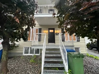 Superbe 6 1/2, Beauport, RÉNOVÉ Libre Image# 1