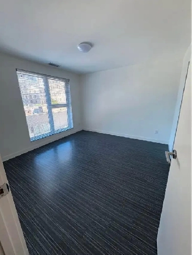 WINNIPEG Downtown Private bedroom with bathroom Image# 1