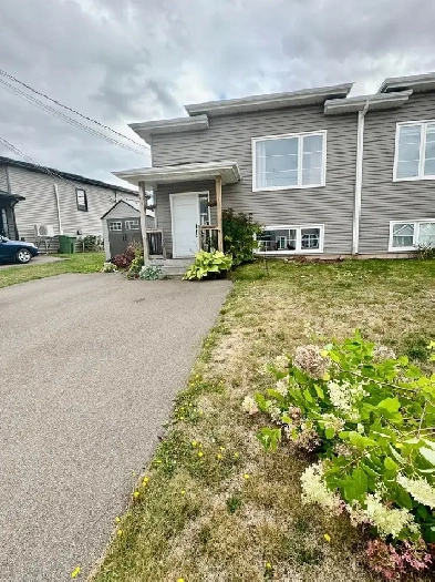 3-Bedroom – Quiet Area of Dieppe, NB | Parking   Water Included Image# 1
