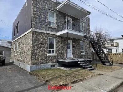 Vanier - Grand 5 et 1/2 - 2 Chambres Image# 1