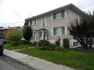3 1/2 A LOUER VIEUX LONGUEUIL PRES CEGEP EDUARD MONTPETIT Image# 1