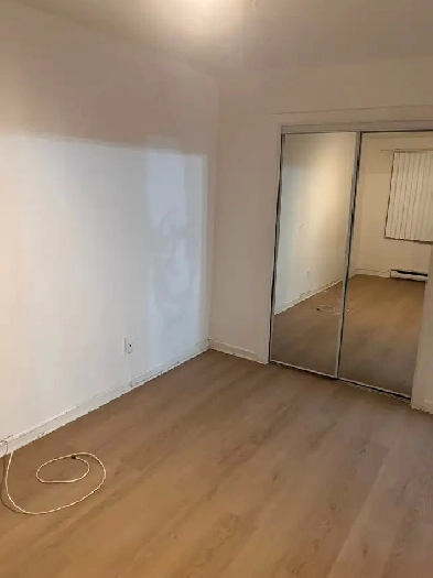 St Léonard, haut duplex, grand 51/2, rénové Image# 1