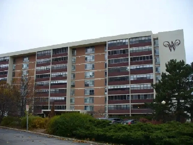 SUPER WESTMOUNT LOCATION! Image# 1