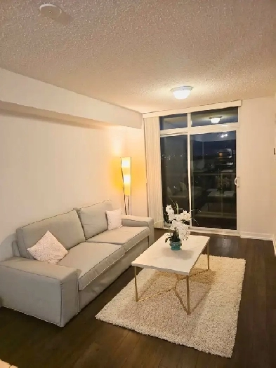 large 1 bed   den & parking big balcony 9th floor lansdowne & Image# 1