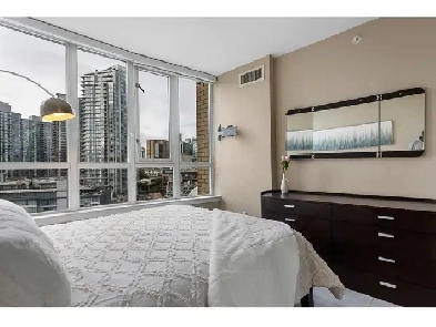 Move Into a Downtown High-Rise Room  AVAIL NOW Image# 3