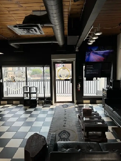 17th ave SW Barbershop for Sale Image# 2