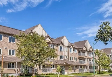furnished brand new condo with u/g parking walk to U of S! Image# 4