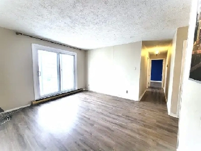 Big 4 1/2, appliances provided, near metro Cadillac Image# 1