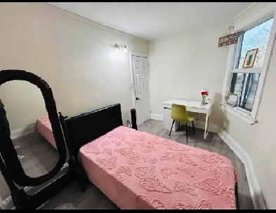 Room available downtown Image# 1