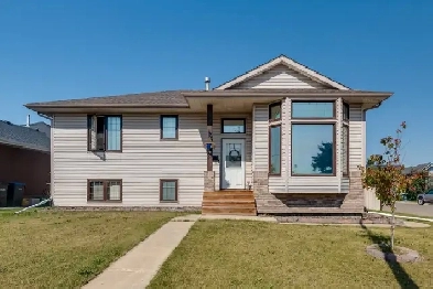 HUGE home, yard, garage in a fantastic location Sylvan Lk Image# 1