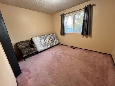 Furniture room for rent in Calgary Image# 1