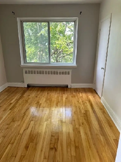 3495 av Ridgewood -Modern 2-Bedroom Apartment for Rent Image# 1