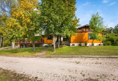 Extraordinary 13acre private estate w/ 2340 sqft 3bdrm Home! Image# 5