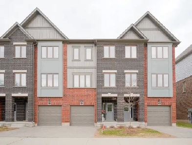 Stunning 4 Bedrooms Town House in Waterloo Ontario Image# 11