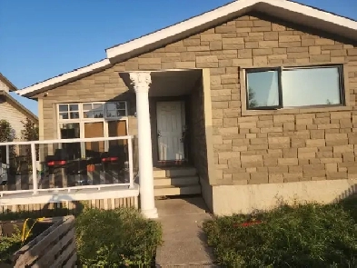 Awesome location 5min walking distance from CTRAIN,  420 friend Image# 5