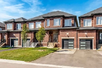 Stylish Townhome Image# 7