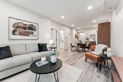 Spacious 2 Bedroom ($1750) & 3 Bedroom ($2650) Townhomes Image# 4