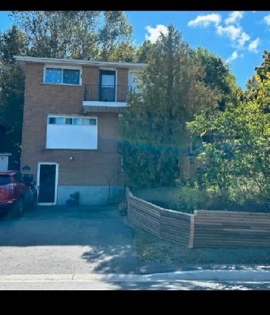 Larger 2 unit building for sale with great tenants. Image# 3