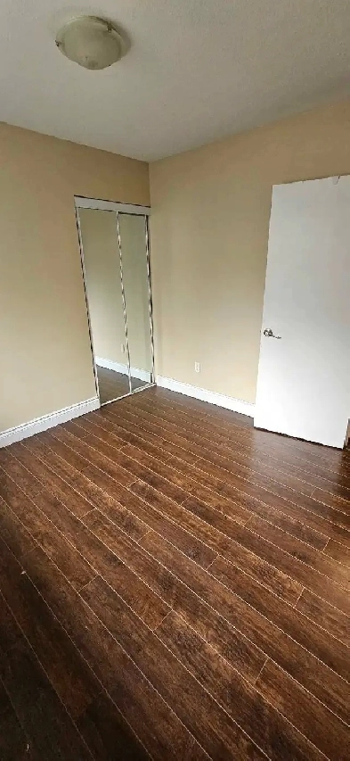 ROOMATE WANTED, $1000 ALL INCLUSIVE (85 Park St) Image# 1