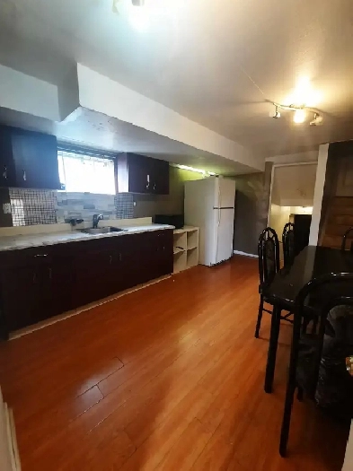 Walkout Basement $1400 Image# 7