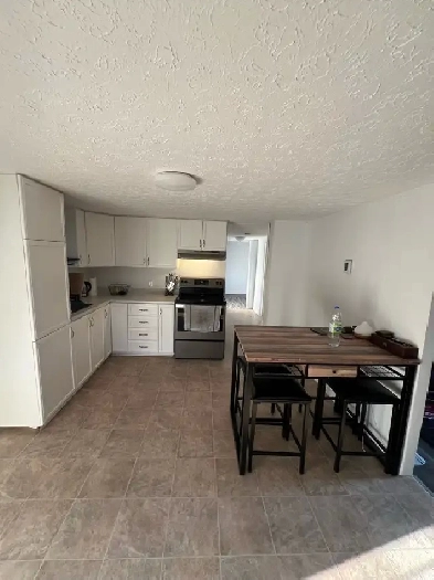 4 et demi haut duplex Farnham Image# 3