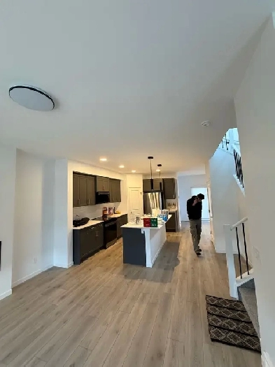 Corner Town House for Rent Image# 3