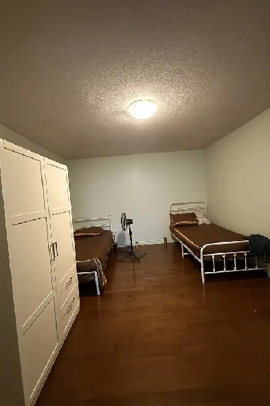 room for rent Image# 1