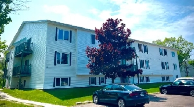 Heat Included @ $1000/month ! Horton Park Stratford Apartments Image# 2
