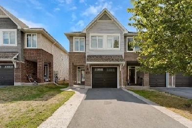Beautiful End-unit Townhome in Woodhaven Image# 10