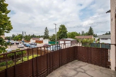 Conveniently Located 2bdrm Condo in highly Crestview! Image# 8