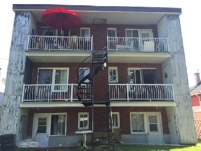 Chomedey 4 1/2 second floor Image# 1